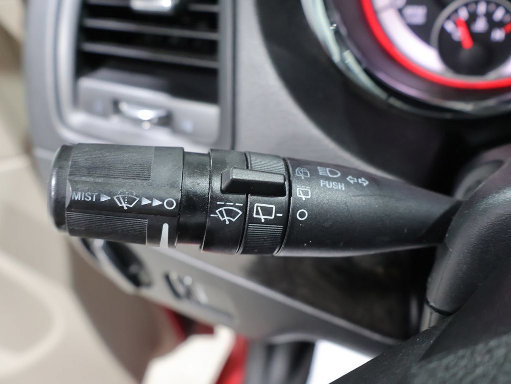 Used 2015 Dodge Grand Caravan SXT w/ Rear Park Assist Package FWD image 35
