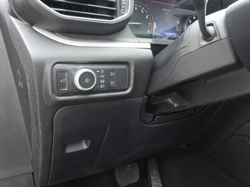 Used 2022 Ford Explorer XLT w/ Equipment Group 202A image 16