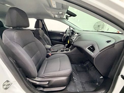Certified 2019 Chevrolet Cruze LT w/ LT Fleet Convenience Package FWD image 22