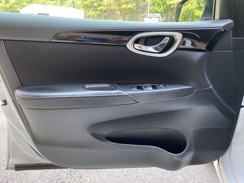 Used 2019 Nissan Sentra SV FWD image 13