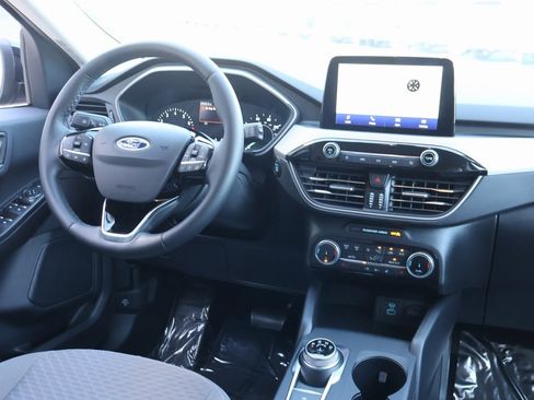 Used 2022 Ford Escape SE w/ SE Sport Appearance Package image 14