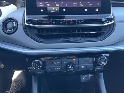 New 2025 Jeep Compass Limited image 23