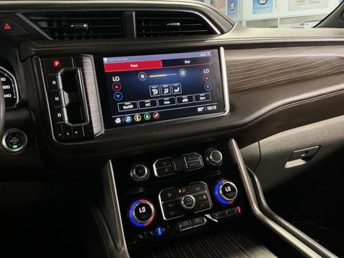 Used 2021 GMC Yukon Denali w/ Denali Premium Package AWD/4WD image 22
