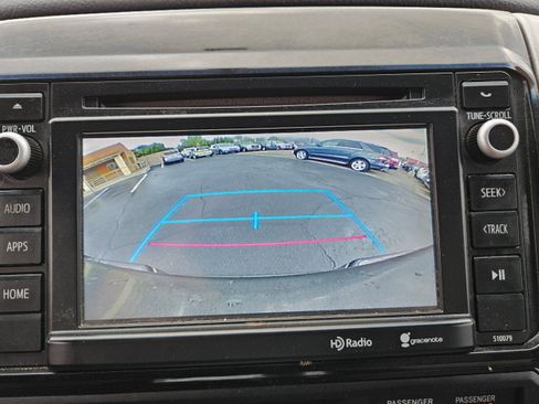 Used 2015 Toyota Tacoma PreRunner image 17