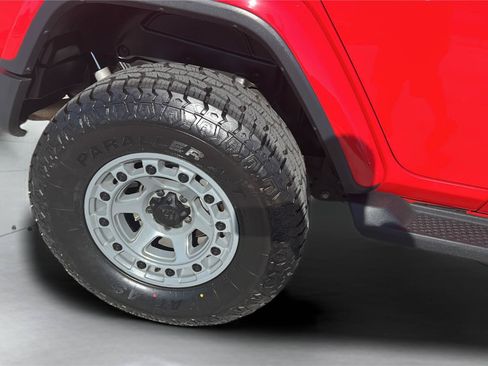 Used 2021 Jeep Wrangler Unlimited Sahara w/ Uconnect 4C Nav & Sound Group AWD/4WD image 19