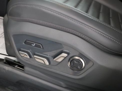 Used 2024 Kia EV9 Land image 12