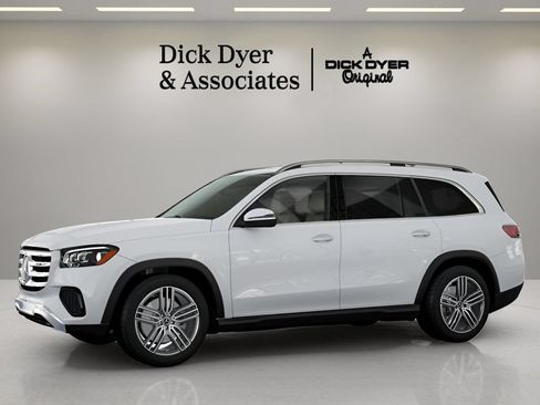 Used 2025 Mercedes-Benz GLS 450 4MATIC image 27