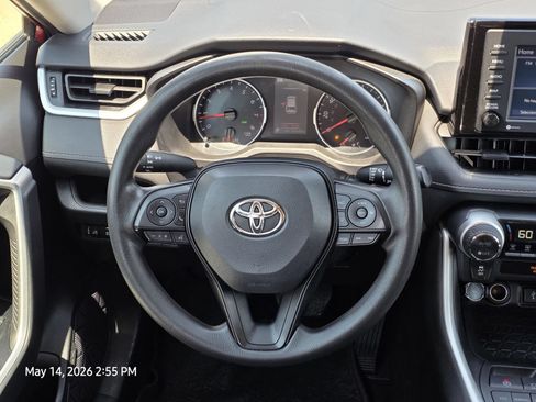 Used 2022 Toyota RAV4 XLE w/ Convenience Package FWD image 28