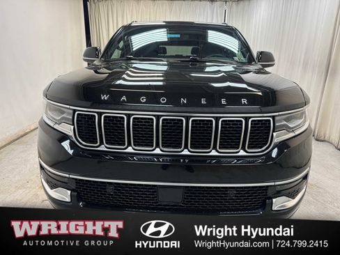 Used 2022 Jeep Wagoneer Series III w/ Premium Group I image 2