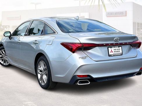 Used 2021 Toyota Avalon XLE FWD image 29