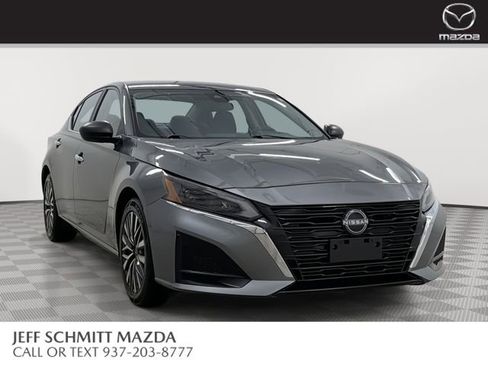 Used 2024 Nissan Altima 2.5 SV image 1