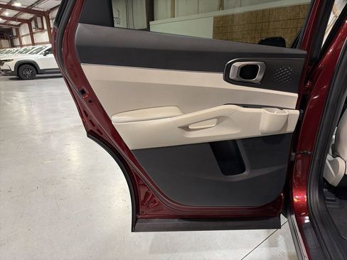 Used 2024 Kia Sorento S image 34