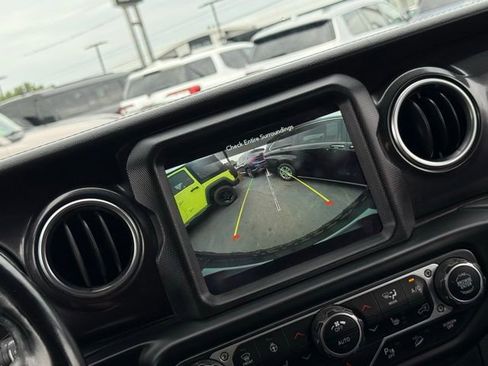 Used 2021 Jeep Wrangler Unlimited Sahara image 6