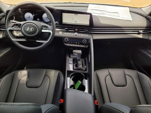 New 2026 Hyundai Elantra Limited FWD image 19