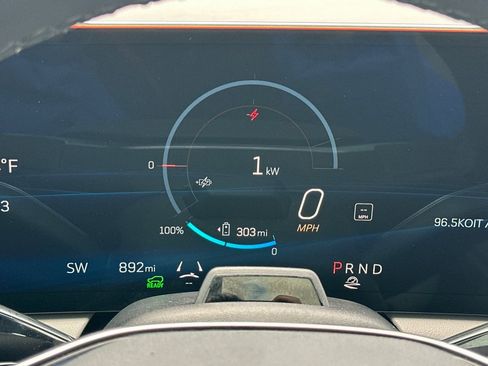 Certified 2025 Cadillac Optiq Luxury 1 image 38