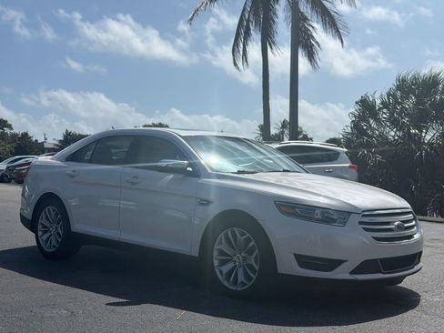 Used 2018 Ford Taurus Limited image 7