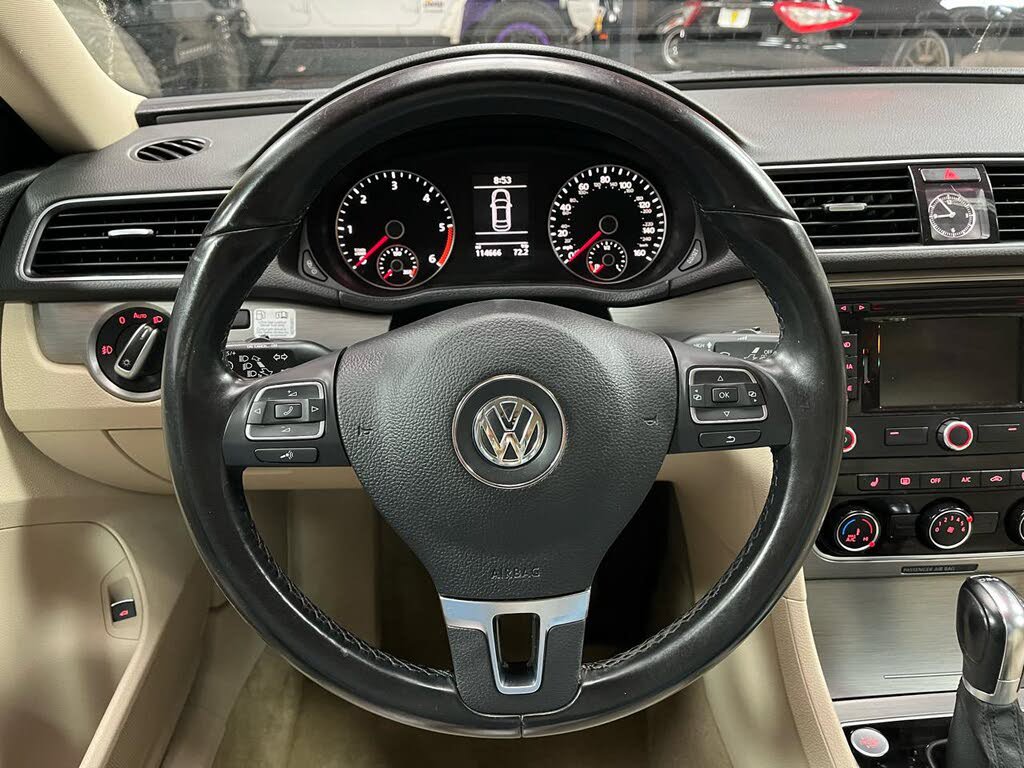 Used 2014 Volkswagen Passat TDI SE FWD image 12
