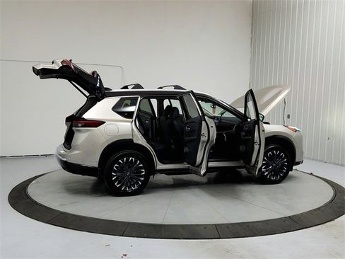 New 2026 Nissan Rogue Platinum image 15