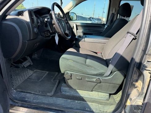 Used 2011 Chevrolet Silverado 1500 LT w/ All-Star Edition AWD/4WD image 2