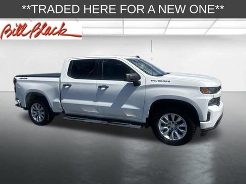 Used 2020 Chevrolet Silverado 1500 Custom w/ Custom Value Package AWD/4WD image 5