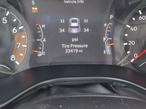 Used 2024 Jeep Compass Limited image 19