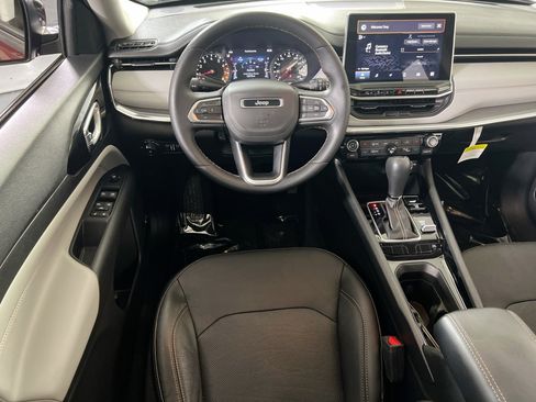 Used 2022 Jeep Compass Limited w/ Sun and Sound Group AWD/4WD image 21