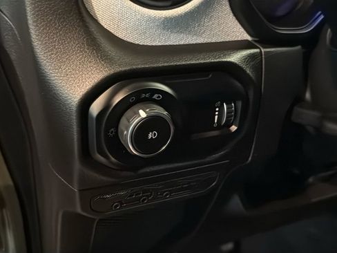 Used 2025 Jeep Wrangler Sport image 22