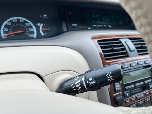 Used 2001 Toyota Avalon XLS image 48