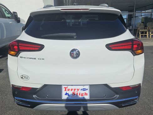 Used 2022 Buick Encore GX Essence w/ Advanced Technology Package image 6