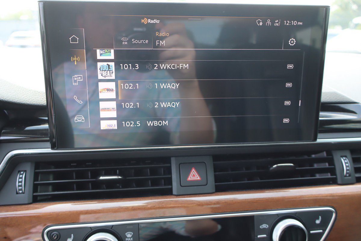 Used 2023 Audi A4 2.0T Premium w/ Convenience Package AWD/4WD image 12