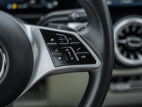 Certified 2025 Mercedes-Benz GLB 250 4MATIC image 27