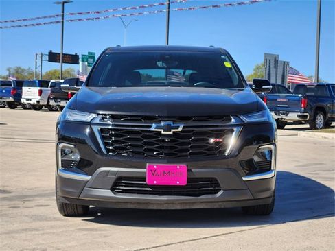 Used 2023 Chevrolet Traverse RS image 2
