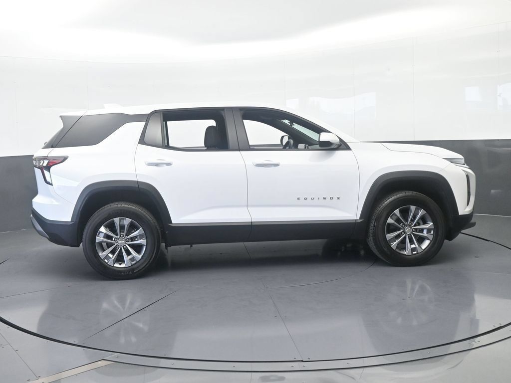 Used 2026 Chevrolet Equinox LT FWD image 7