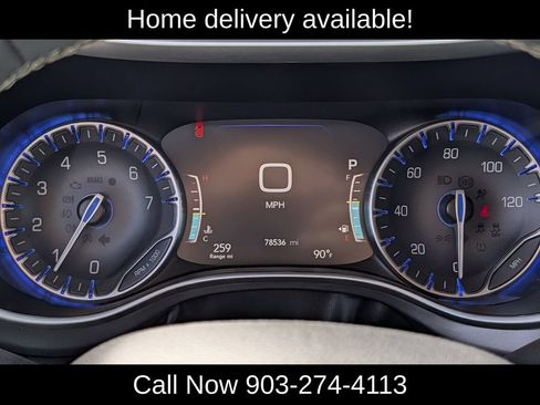 Used 2023 Chrysler Pacifica Touring-L FWD image 21