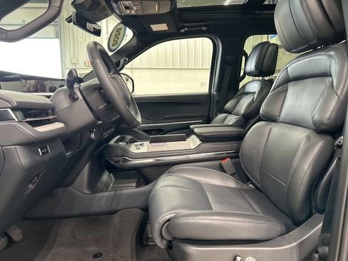 New 2026 Lincoln Navigator Reserve w/ Jet Appearance Package AWD/4WD image 10