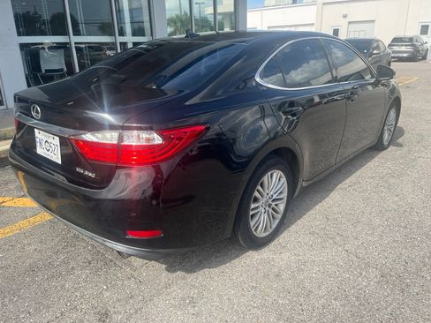 Used 2013 Lexus ES 350 w/ Luxury Pkg FWD image 4