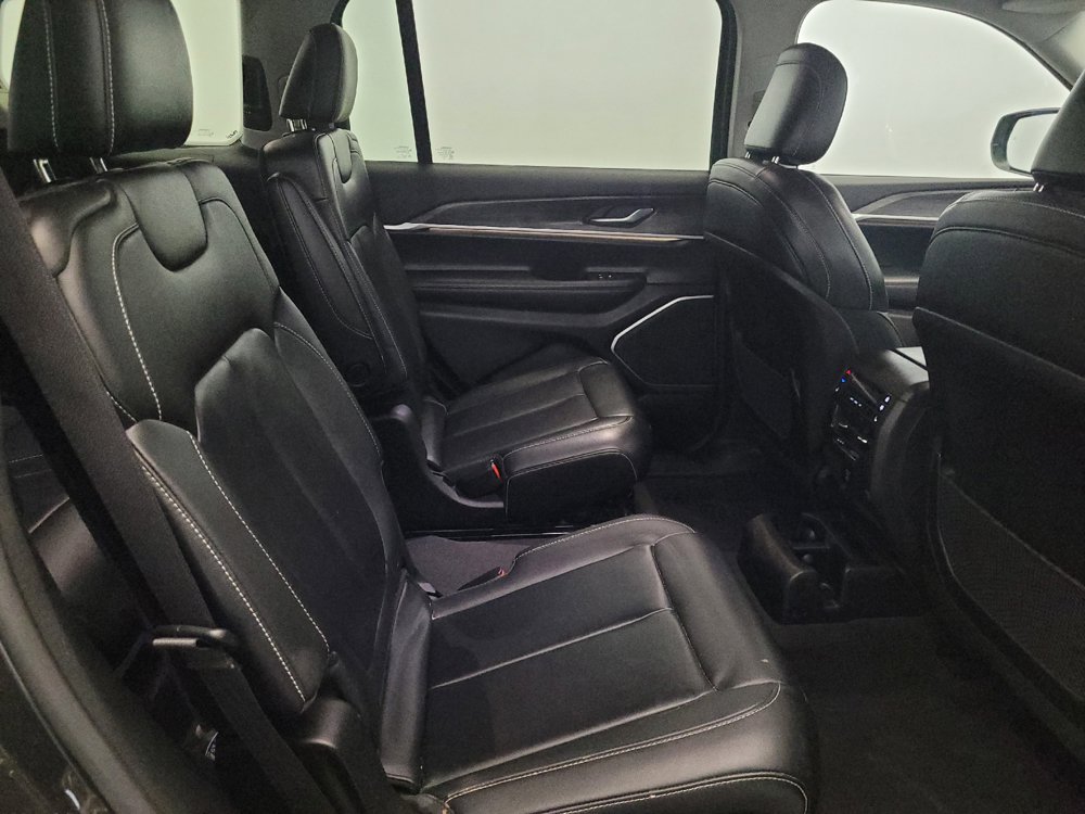 Used 2022 Jeep Grand Cherokee L Limited AWD/4WD image 19