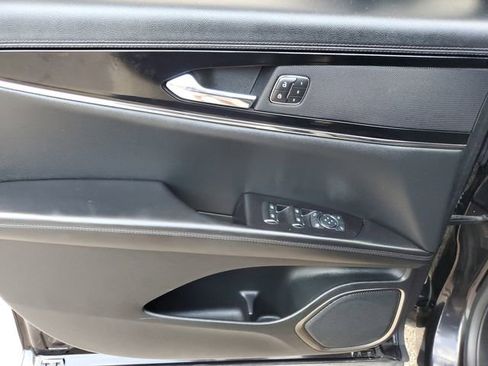 Used 2023 Lincoln Nautilus Reserve image 16