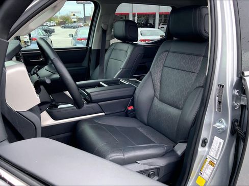 Used 2023 Toyota Tundra Limited image 7