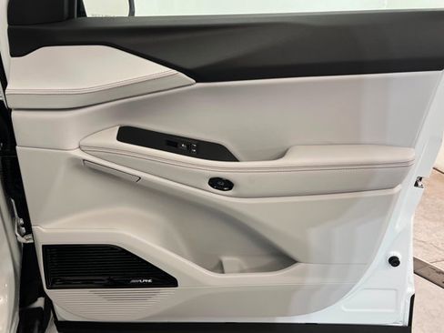 New 2026 Jeep Cherokee Overland image 23