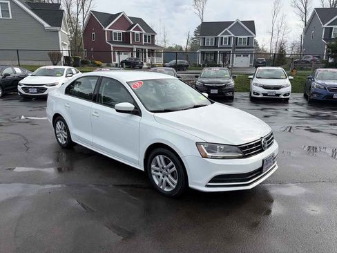 Used 2018 Volkswagen Jetta S image 2
