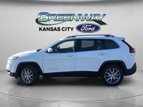 Used 2018 Jeep Cherokee Limited image 4