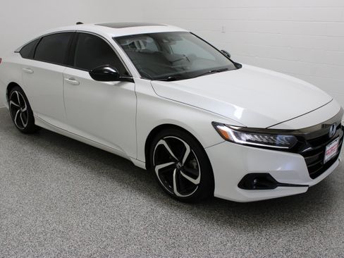 Used 2022 Honda Accord Sport image 4