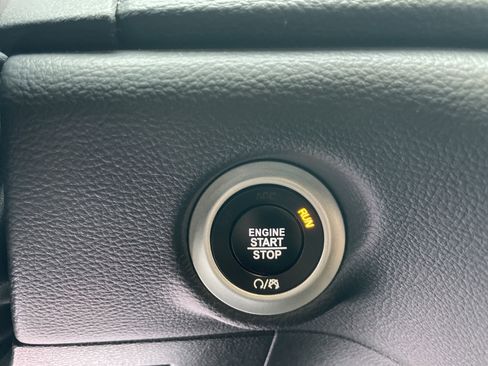 Used 2023 Chrysler Pacifica Touring-L w/ S Appearance Package image 44