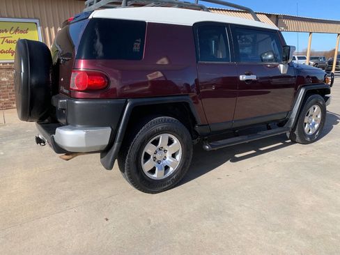 Used 2007 Toyota FJ Cruiser 4WD image 2