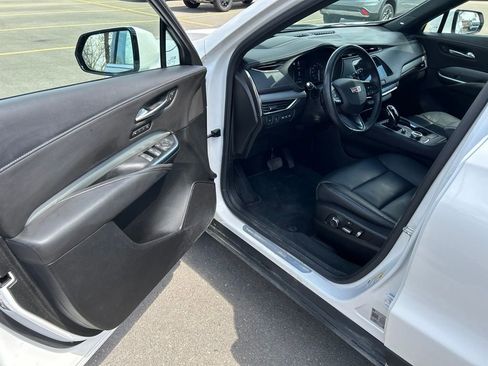 Used 2023 Cadillac XT4 Premium Luxury w/ Technology Package AWD/4WD image 9