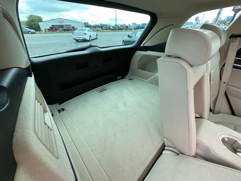 Used 2015 Volkswagen Touareg Sport image 27