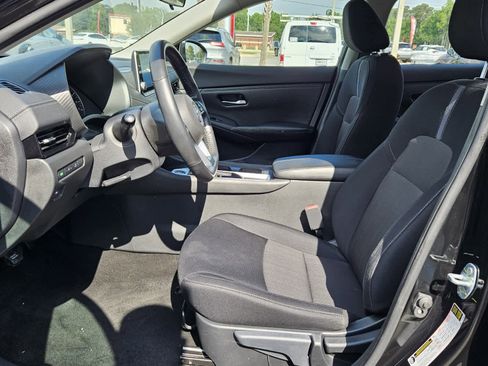 Used 2022 Nissan Sentra SV w/ Trunk Package image 3