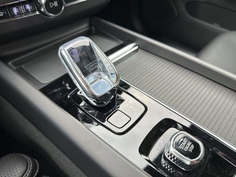 New 2026 Volvo XC60 T8 Ultra w/ Climate Package image 15