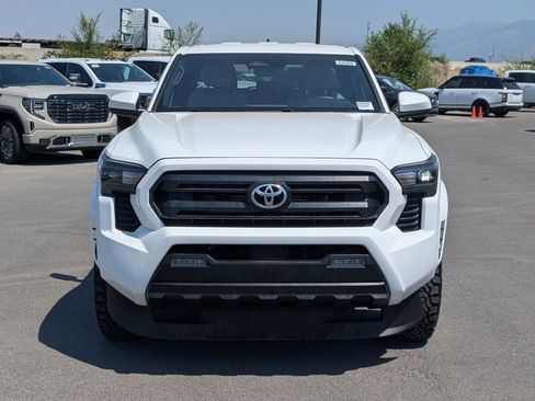 Used 2024 Toyota Tacoma SR5 AWD/4WD image 8